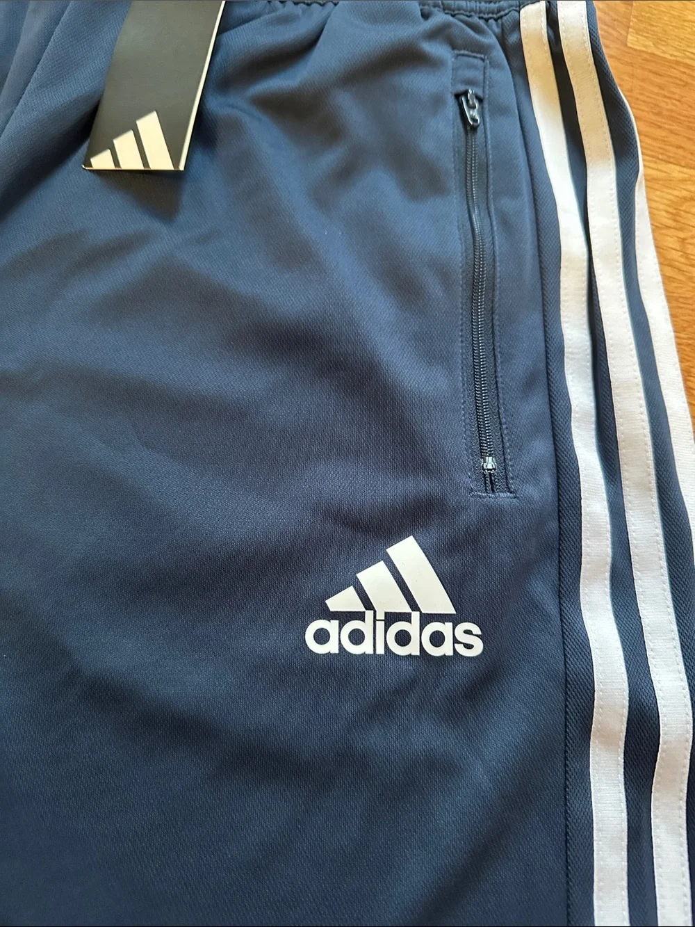 adidas Men's nwt Navy Athletic Shorts with White Three Stripes zippered pockets